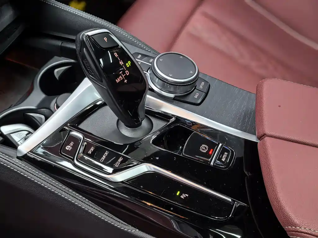 BMW 5 Series 2022 — фото 19