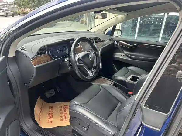 Tesla Model X 2018