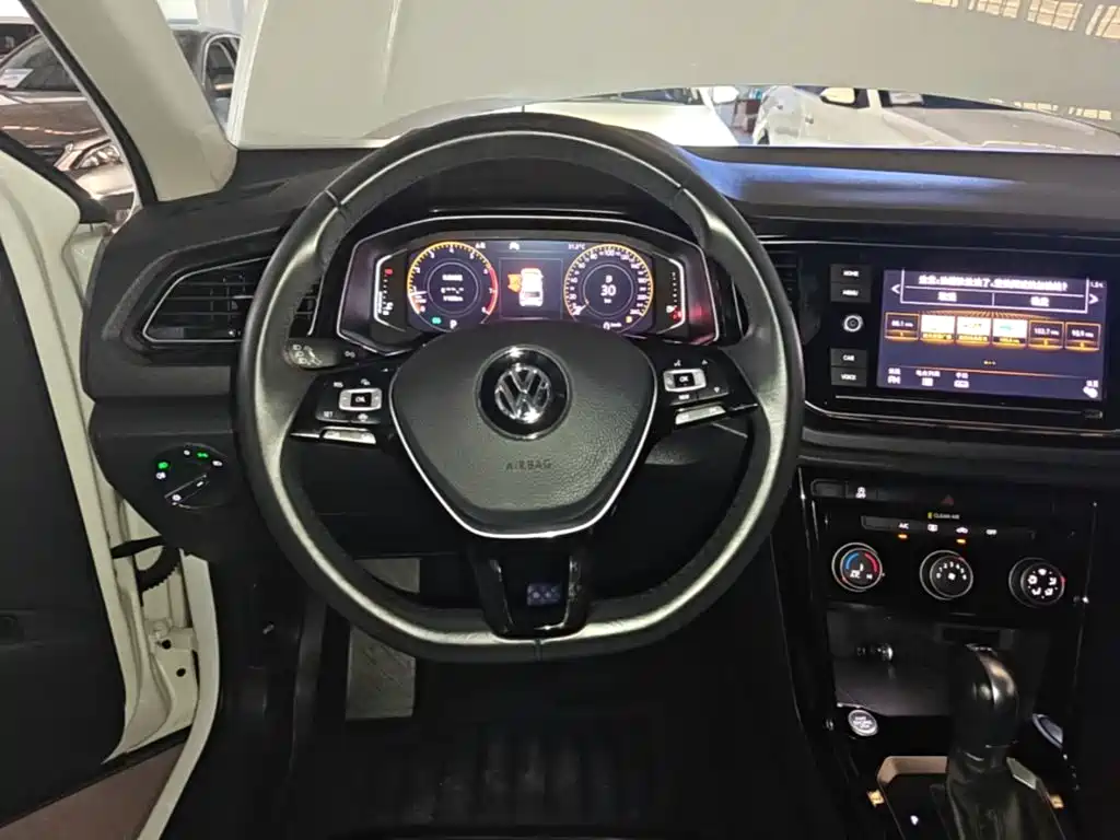 Volkswagen T-Roc 2020 — фото 11