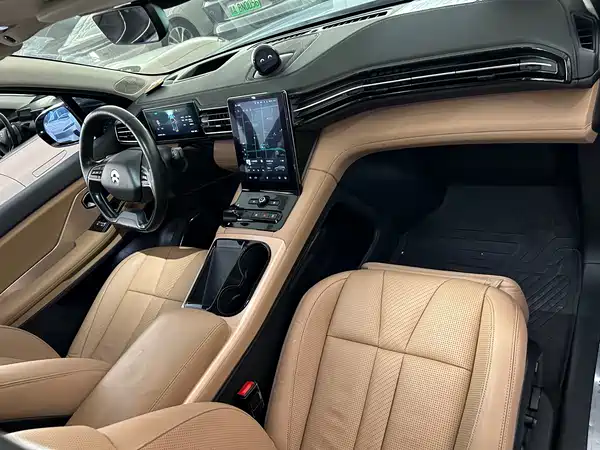 NIO ES8 2019