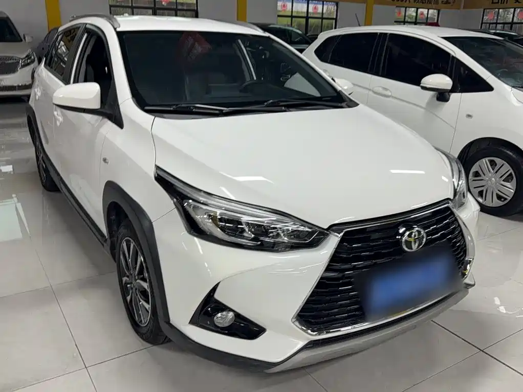 Toyota Yaris L 2022 — фото 4