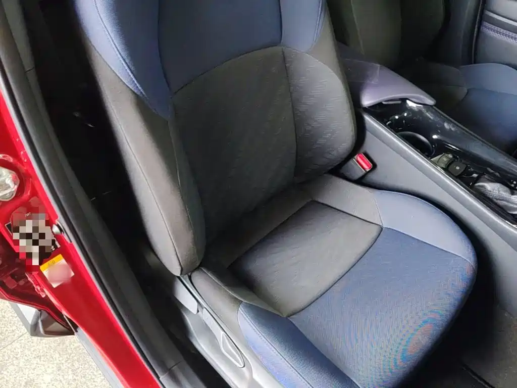 Toyota C-HR 2019 — фото 25