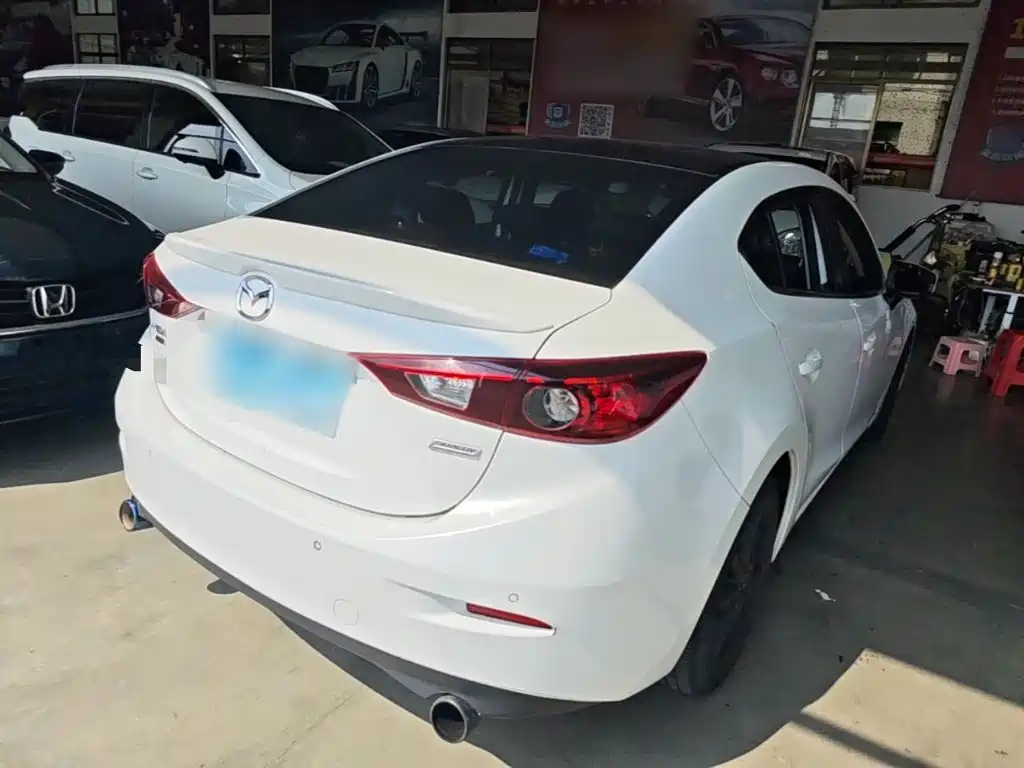 Mazda 3 Axela 2016
