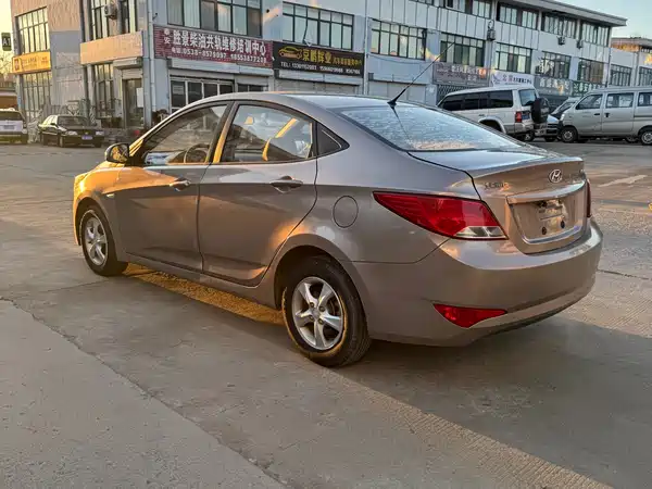 Hyundai Accent 2014