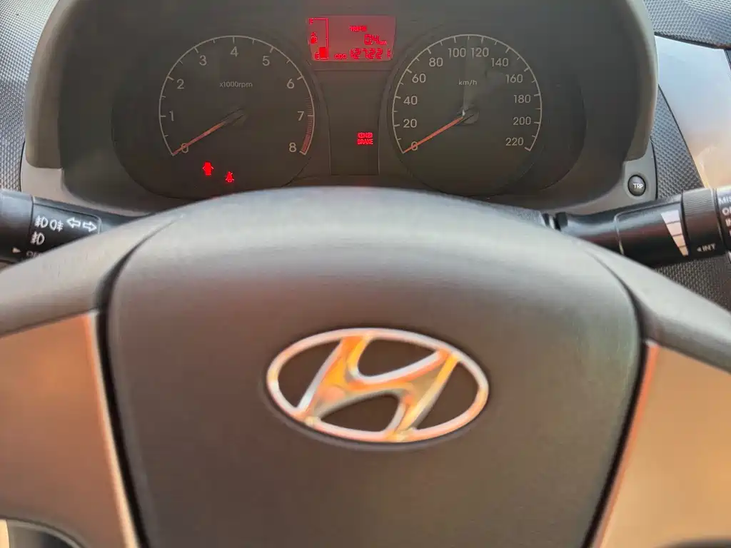 Hyundai Verna 2016 — фото 9