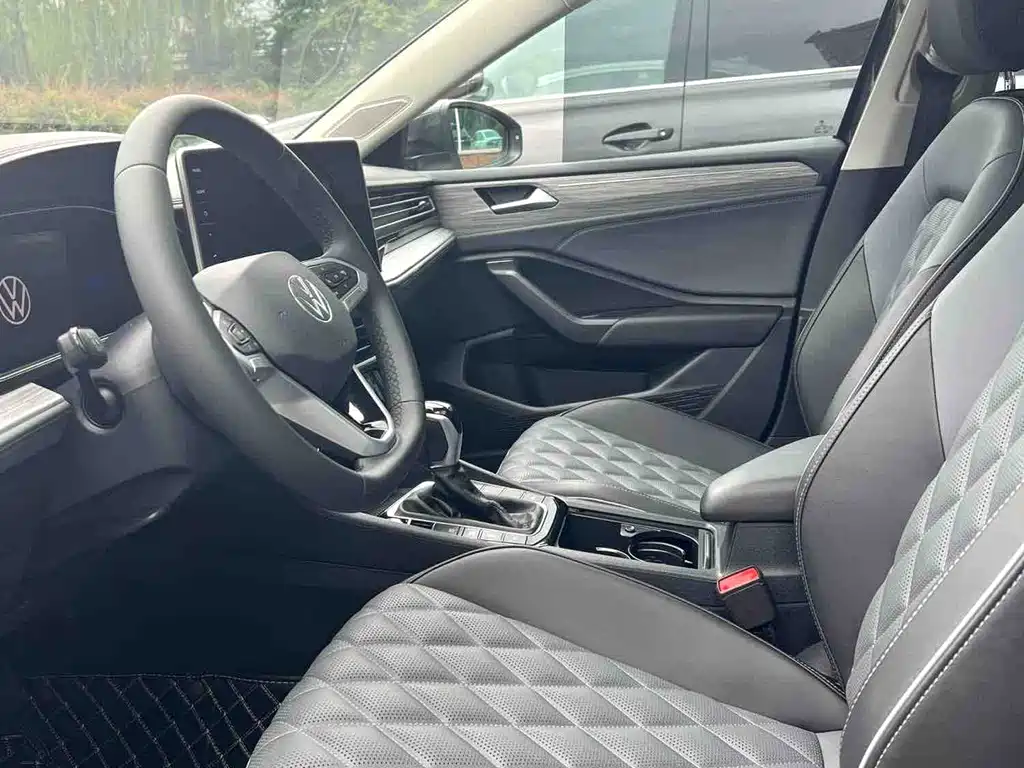 Volkswagen Sagitar 2025