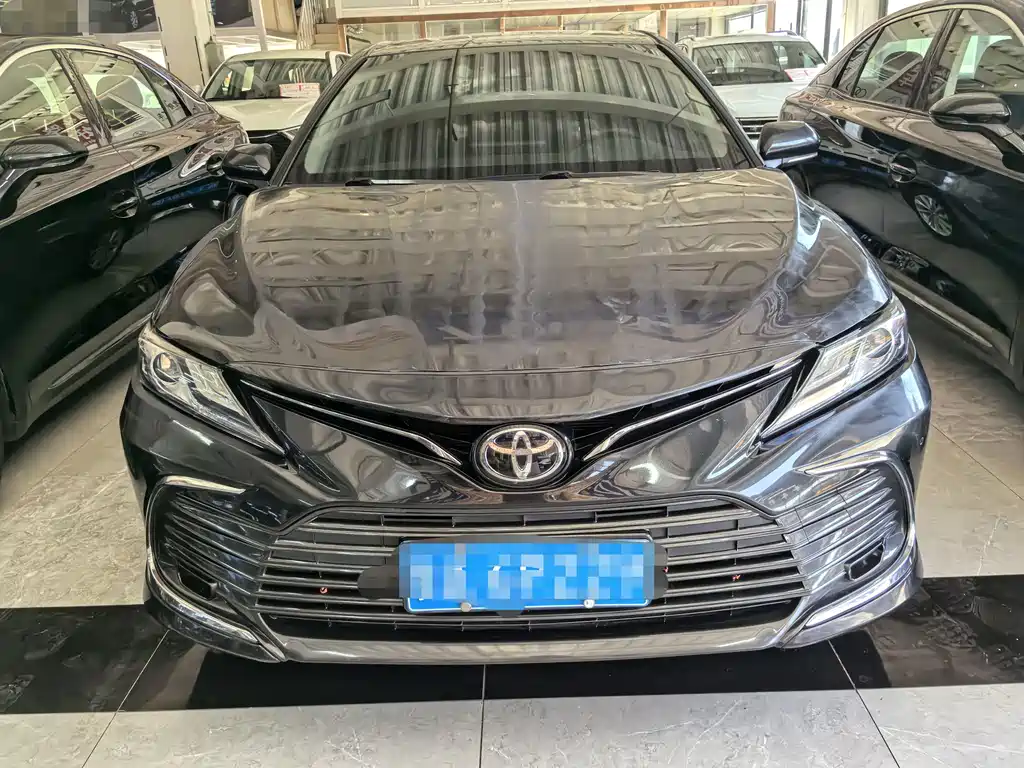Toyota Camry 2021 — фото 2