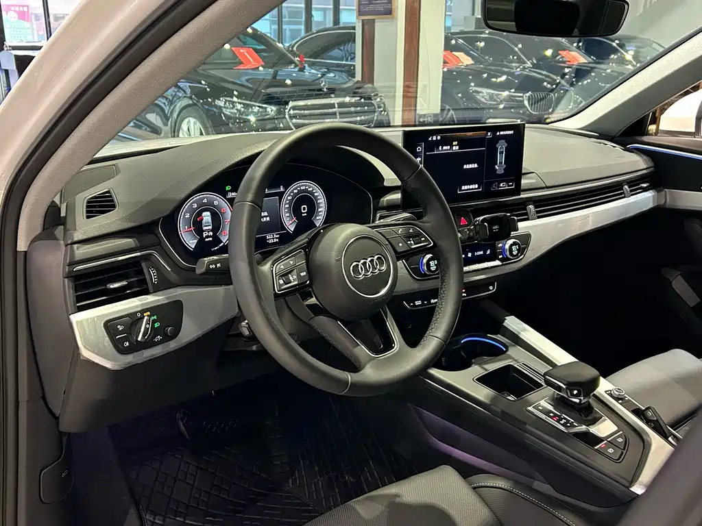 Audi A4L 2025