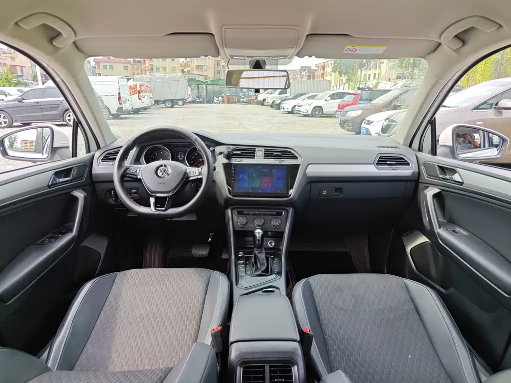 Volkswagen Tiguan L 2018 — фото 10