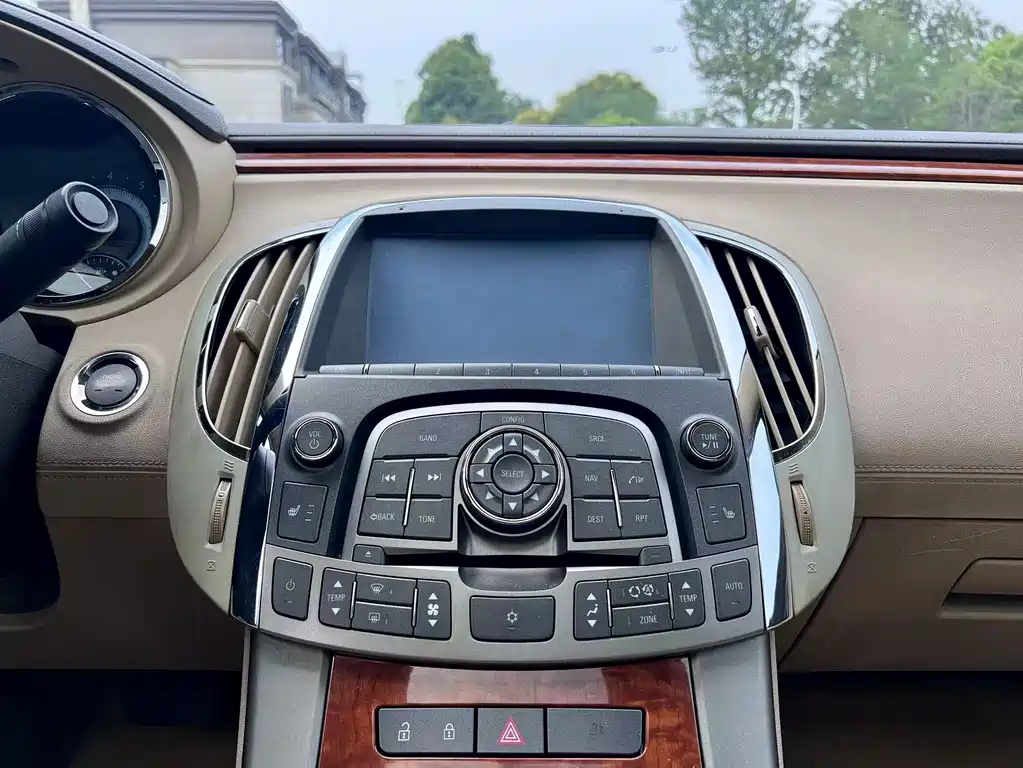 Buick LaCrosse 2012 — фото 13