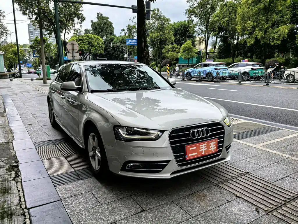 Audi A4L 2015