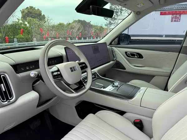 Geely Galaxy M9 2025