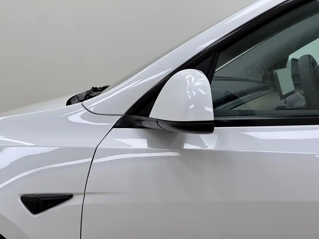 Tesla Model Y 2022 — фото 11
