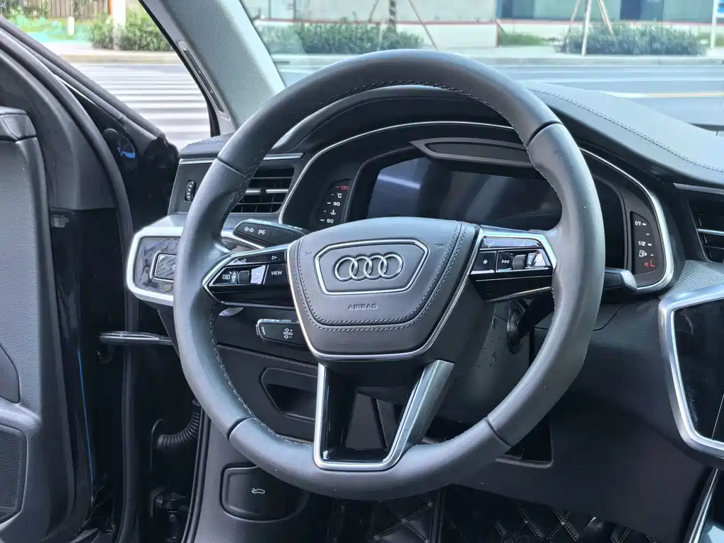 Audi A6L 2022