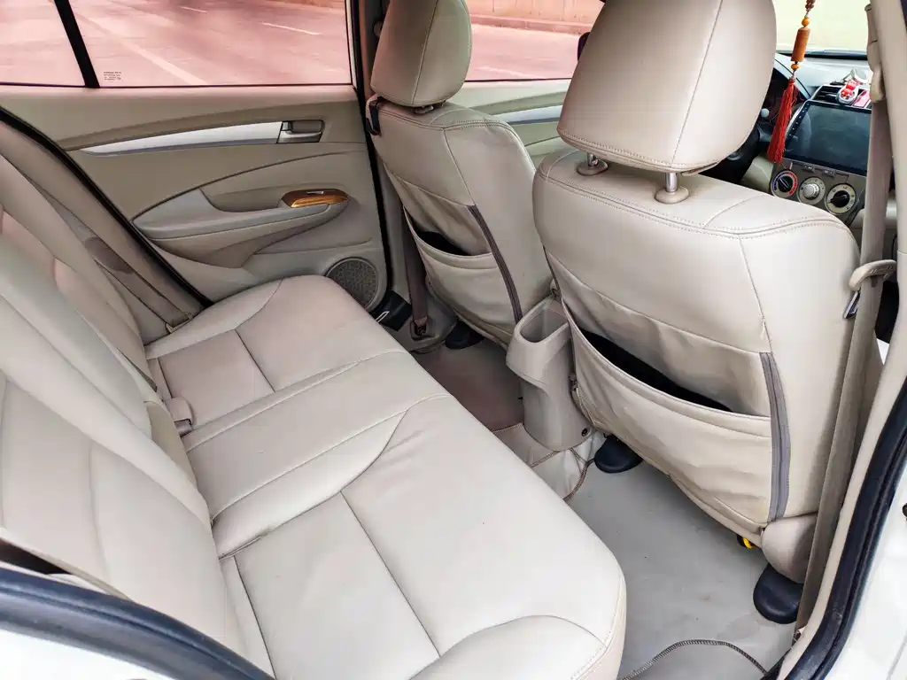 Honda City Classic 2011 — фото 12