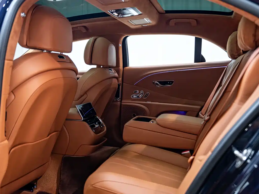 Bentley Flying Spur 2021 — фото 14