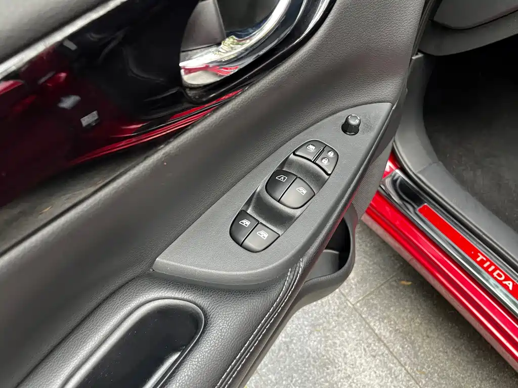 Nissan Tiida 2019 — фото 12