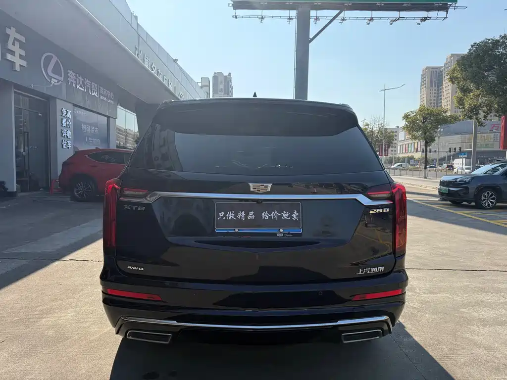 Cadillac XT6 2022 — фото 16