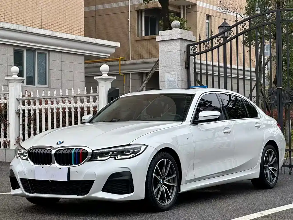 BMW 3 Series 2020 — фото 1