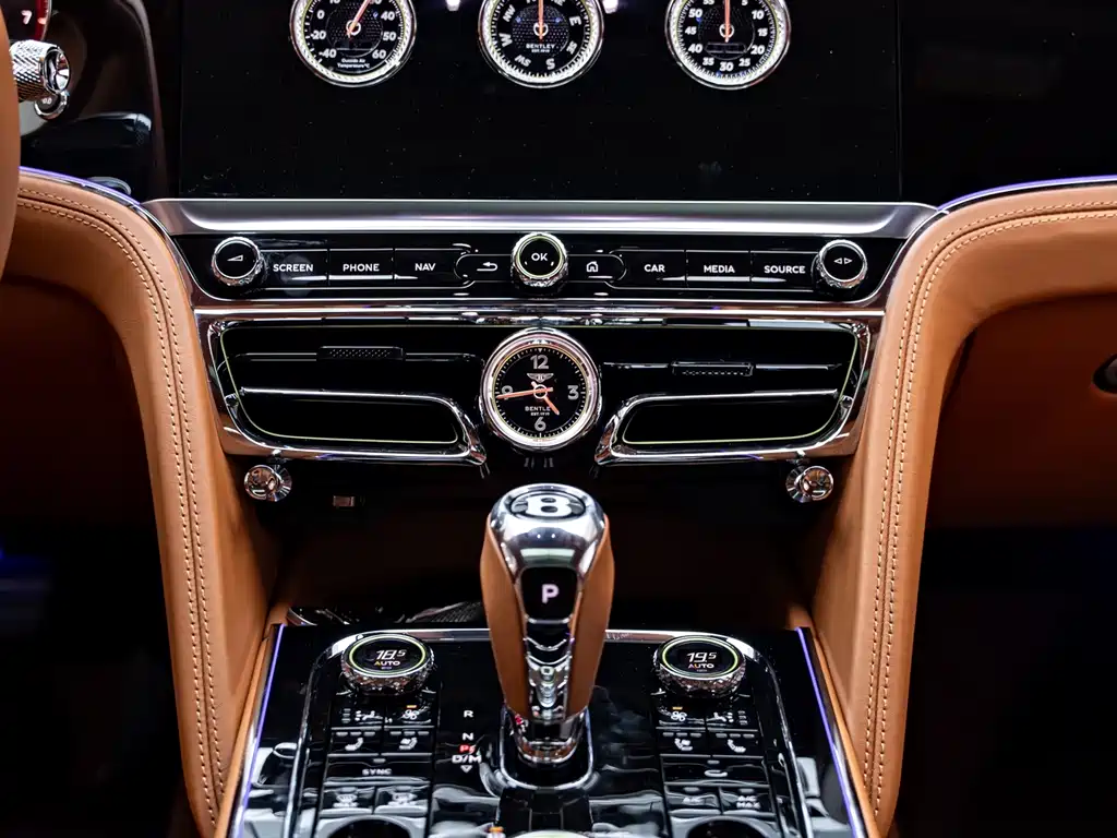 Bentley Flying Spur 2021 — фото 10