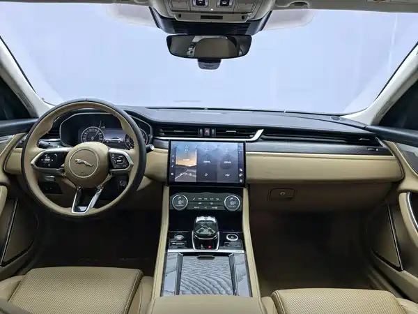 Jaguar XFL 2025