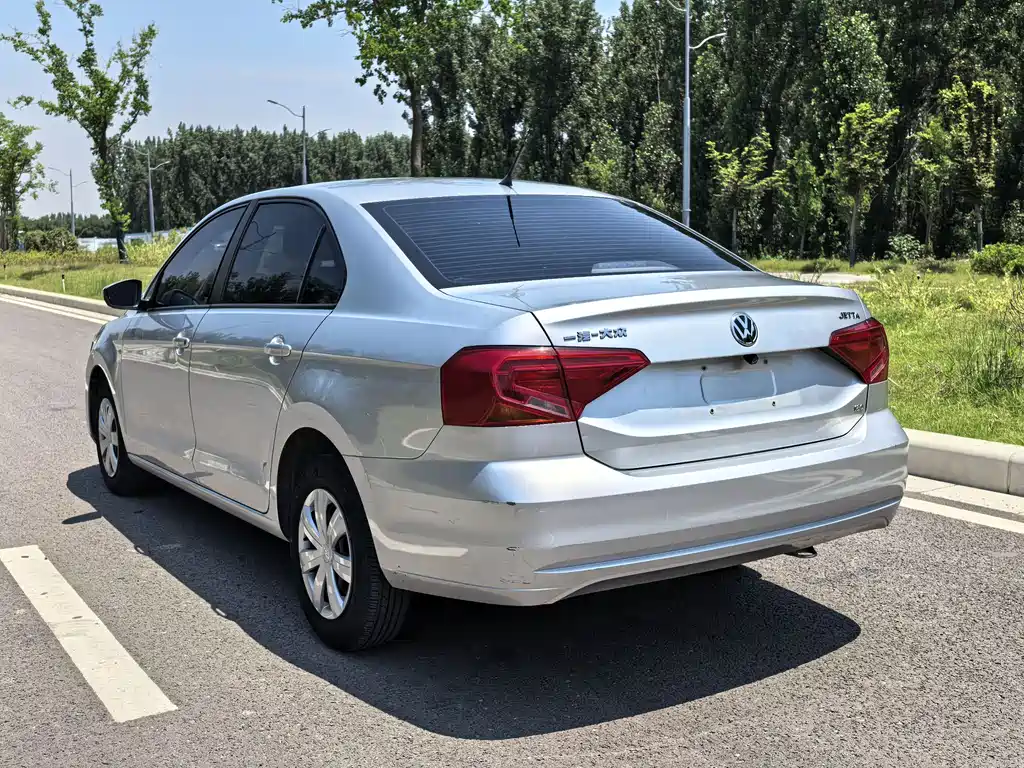 Volkswagen Jetta 2018 — фото 20
