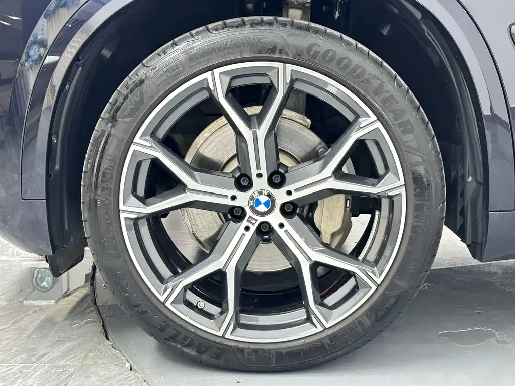 BMW X5 2025 — фото 25