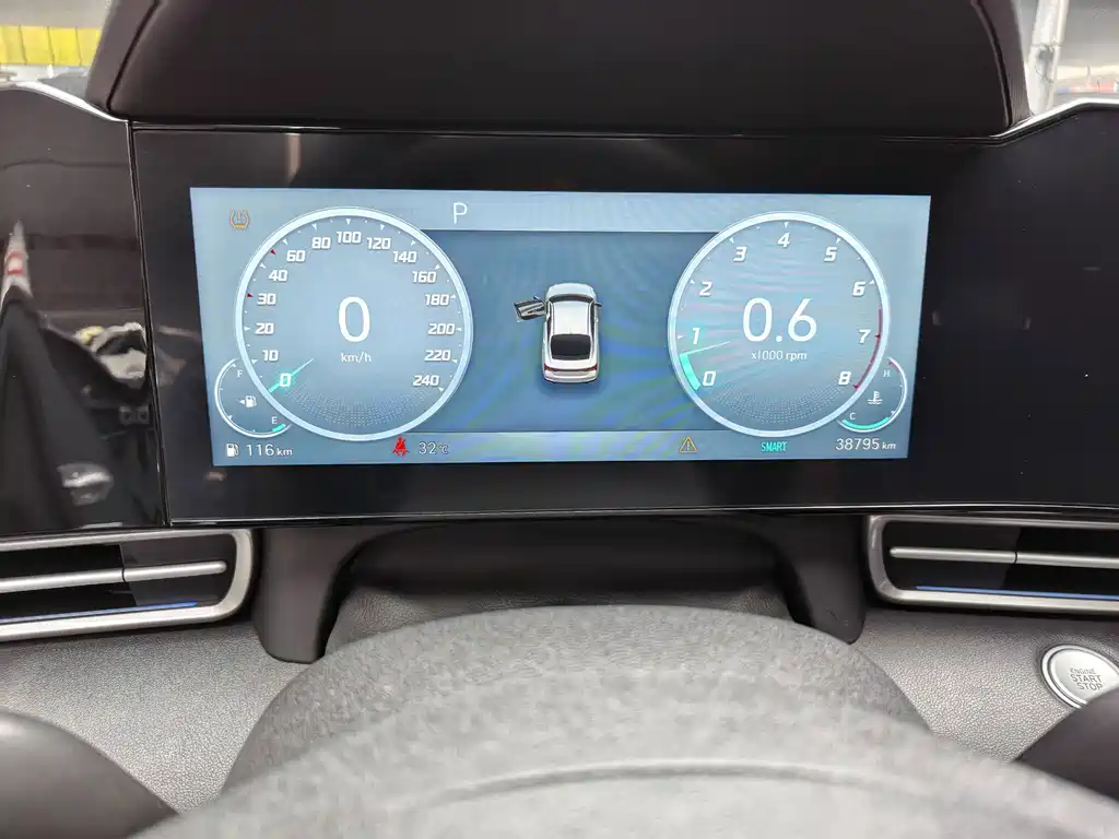 Hyundai Elantra 2023 — фото 10