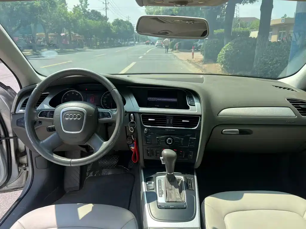 Audi A4L 2012