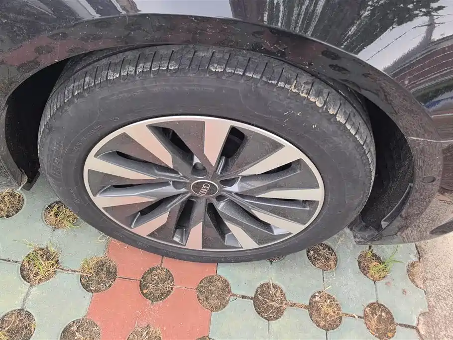 Audi A6L 2022