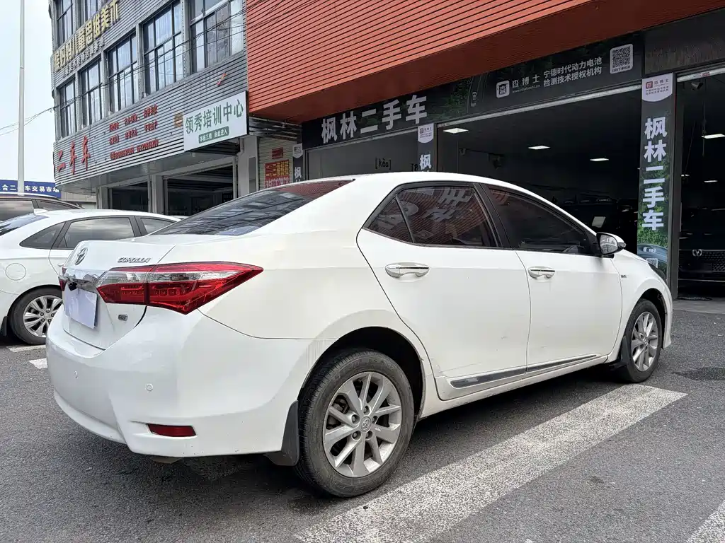 Toyota Corolla 2015 — фото 11
