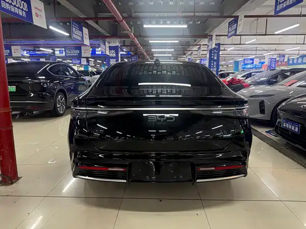 BYD Seal 07 DM-i 2025