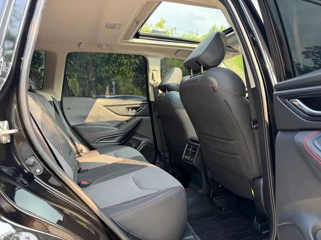 Subaru Forester 2022 — фото 16