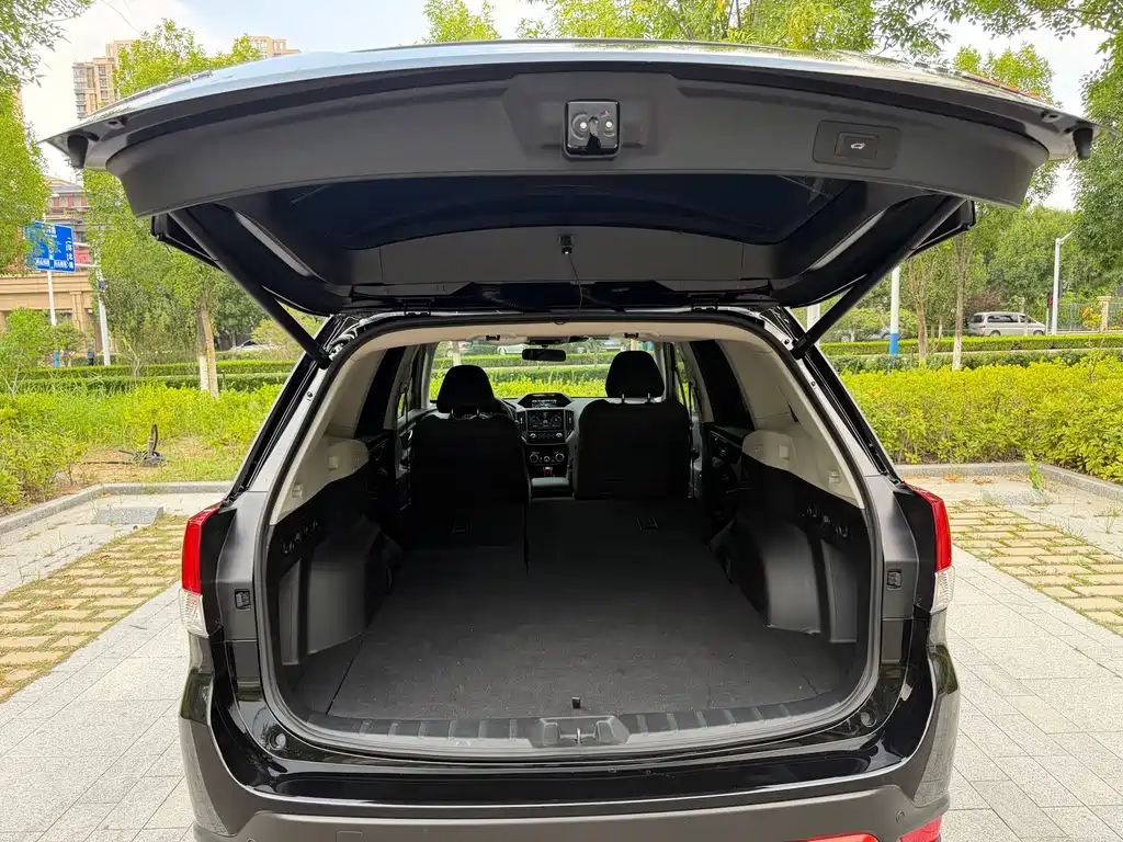 Subaru Forester 2022 — фото 28