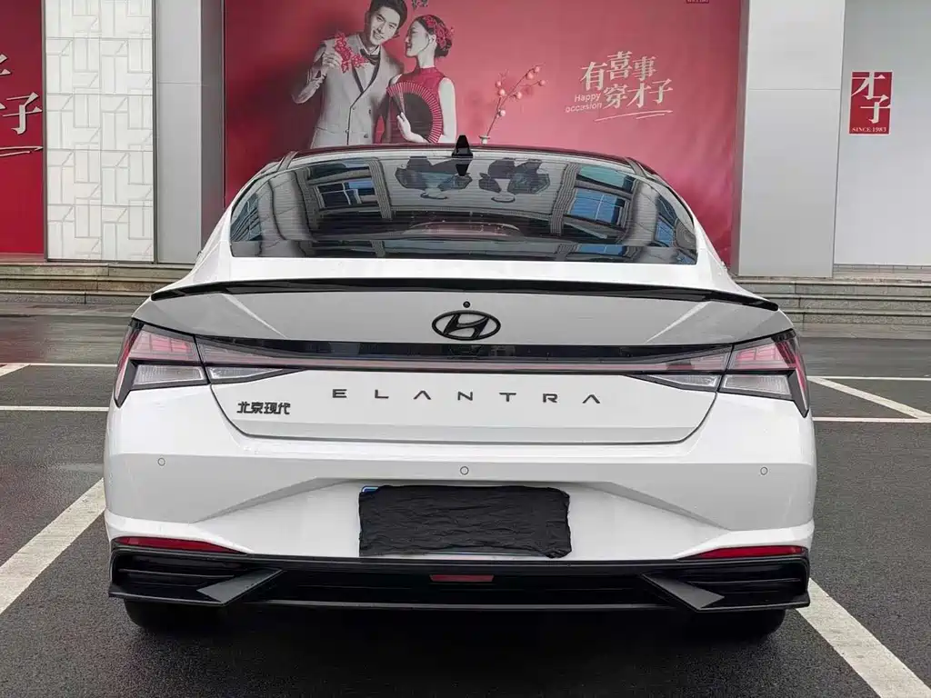 Hyundai Elantra 2022
