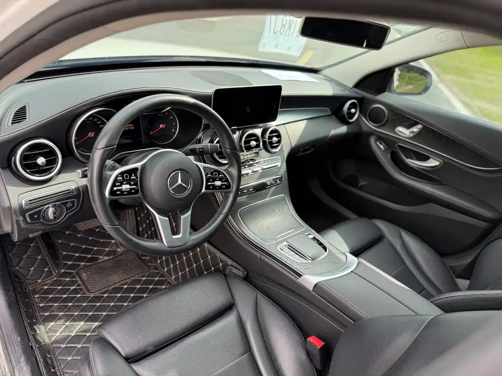 Mercedes-Benz C-Class 2018 — фото 12