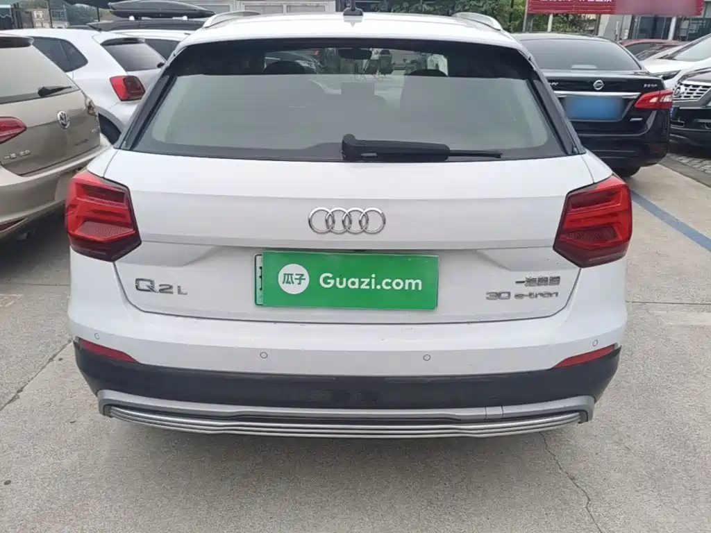 Audi Q2L e-tron 2021