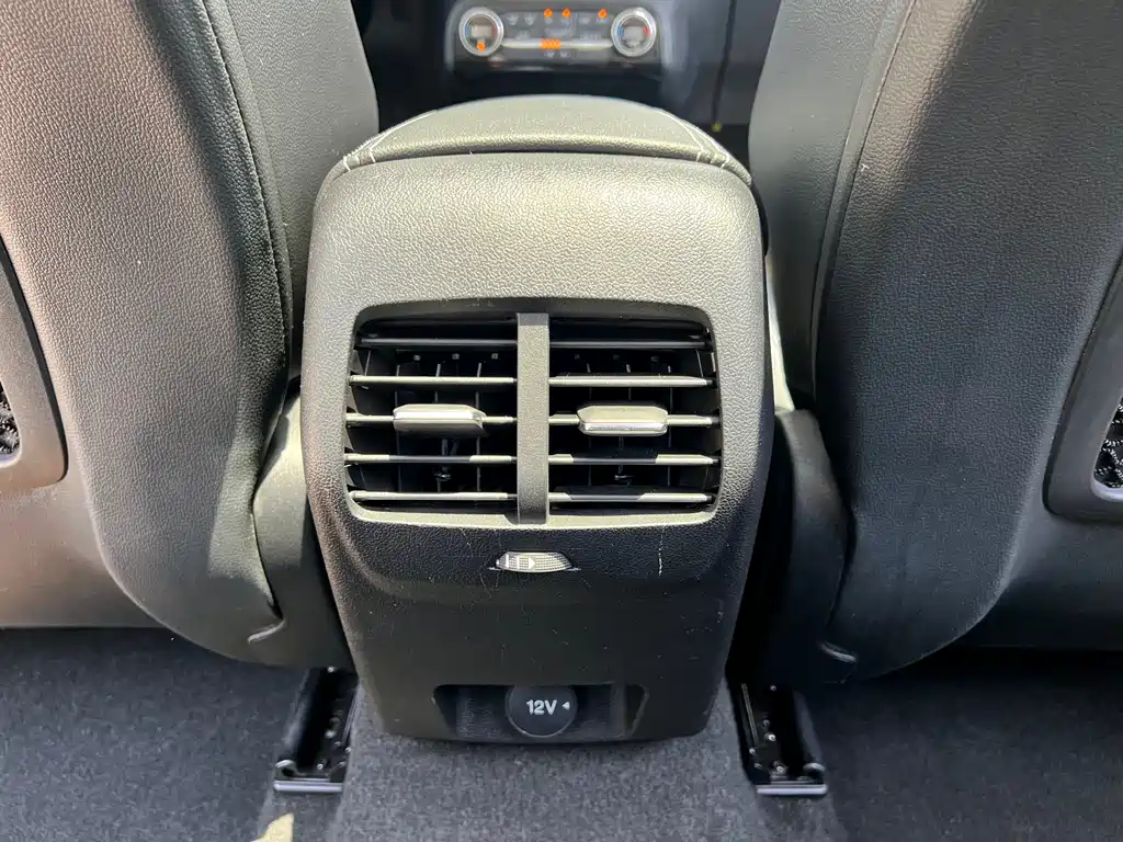 Ford Focus 2019 — фото 16