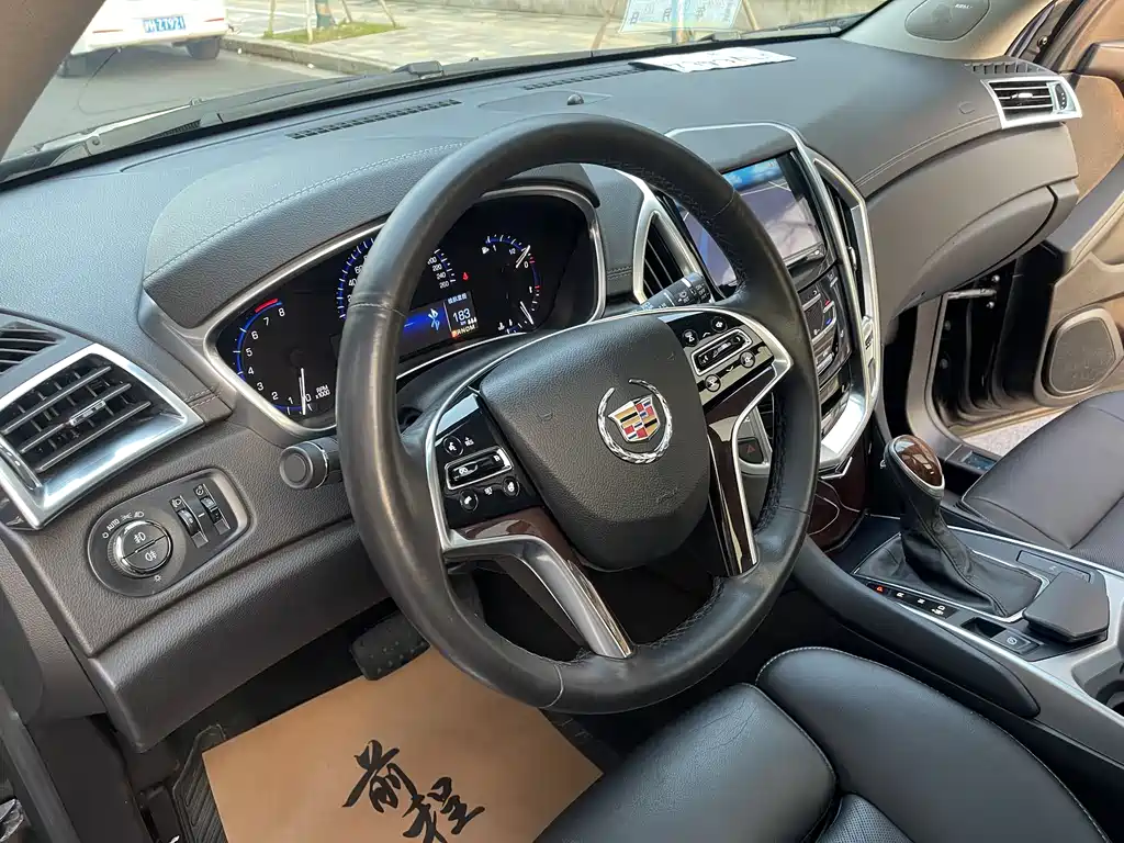 Cadillac SRX 2014 — фото 11