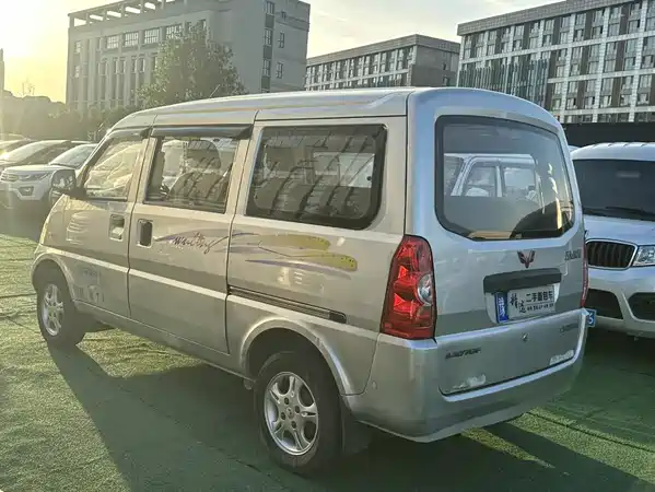 Wuling Rongguang 2015
