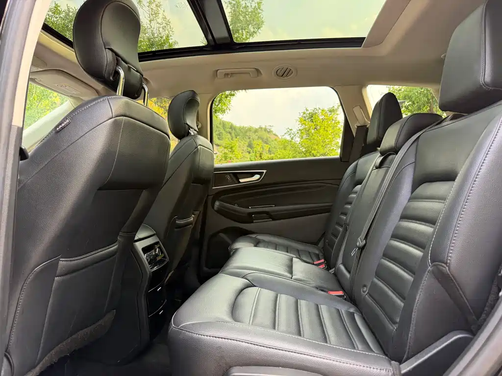 Ford Edge 2019 — фото 10