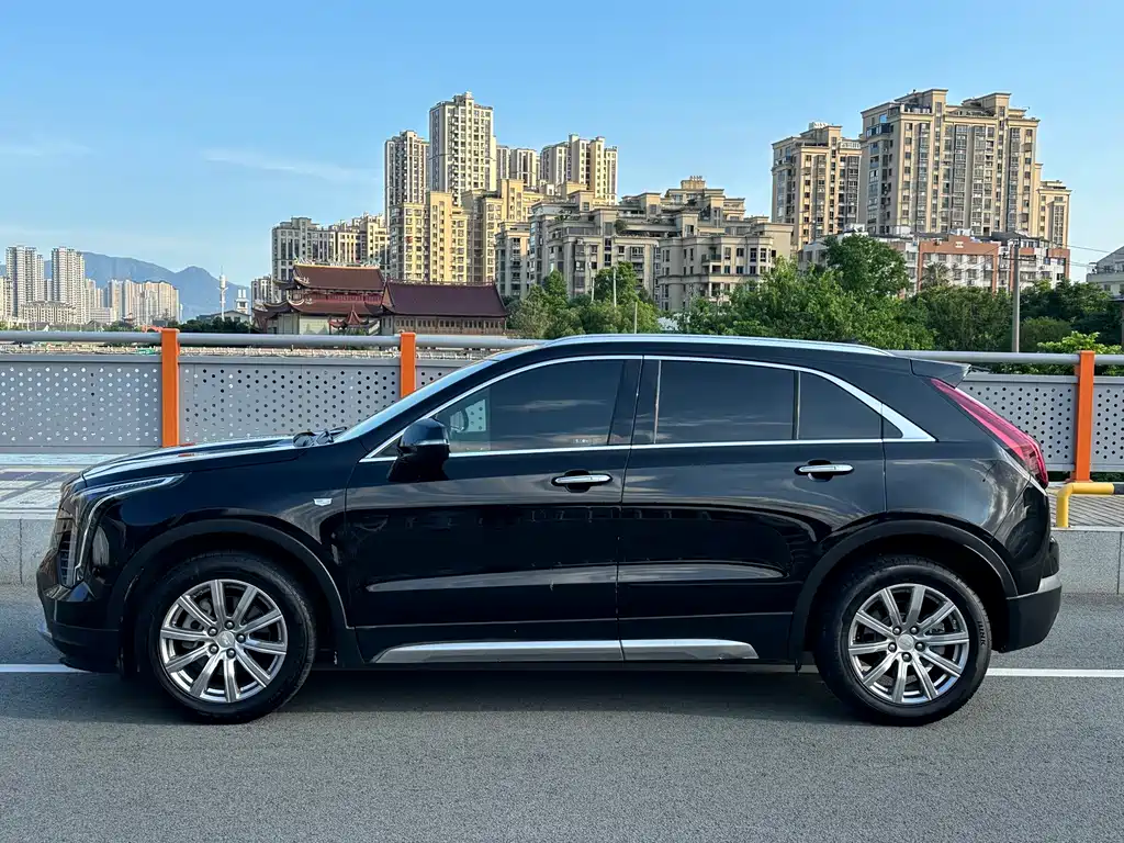 Cadillac XT4 2019 — фото 15