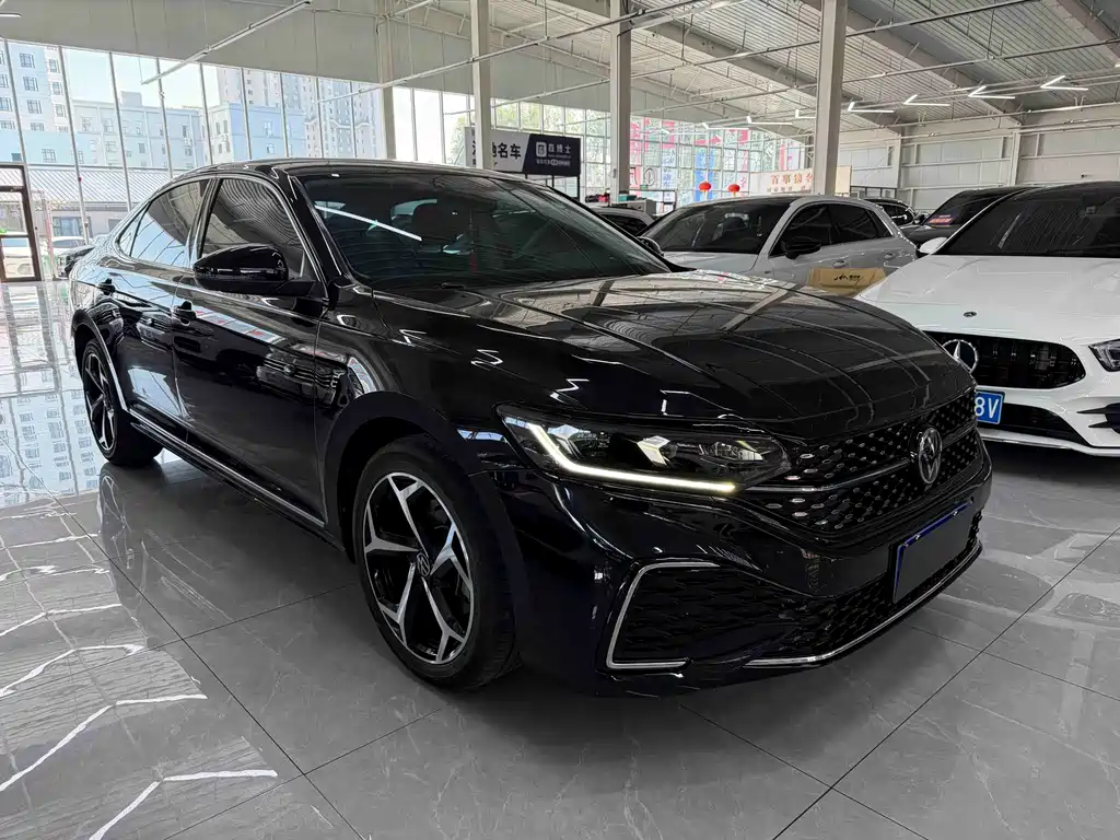 Volkswagen Passat 2023