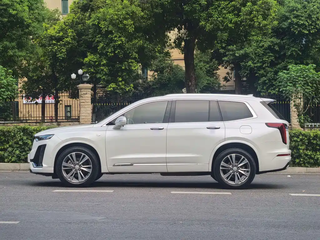 Cadillac XT6 2020 — фото 13