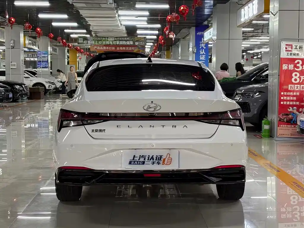 Hyundai Elantra 2023