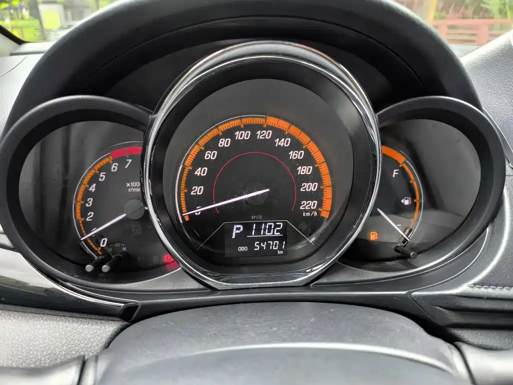 Toyota Yaris L 2023 — фото 23
