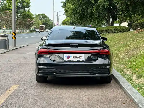 Audi A7L 2023