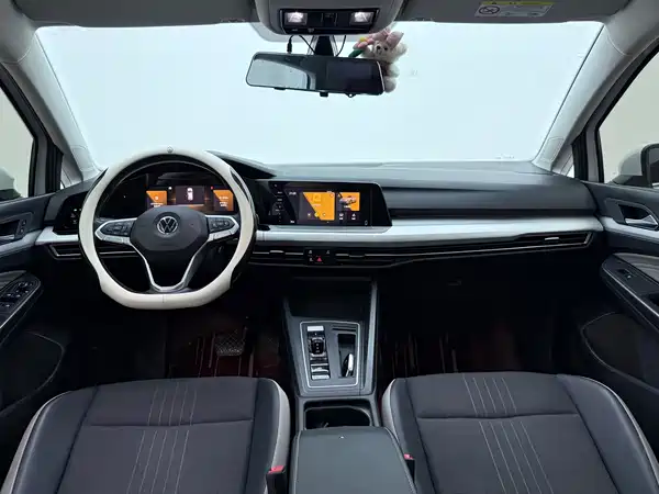 Volkswagen Golf 2021
