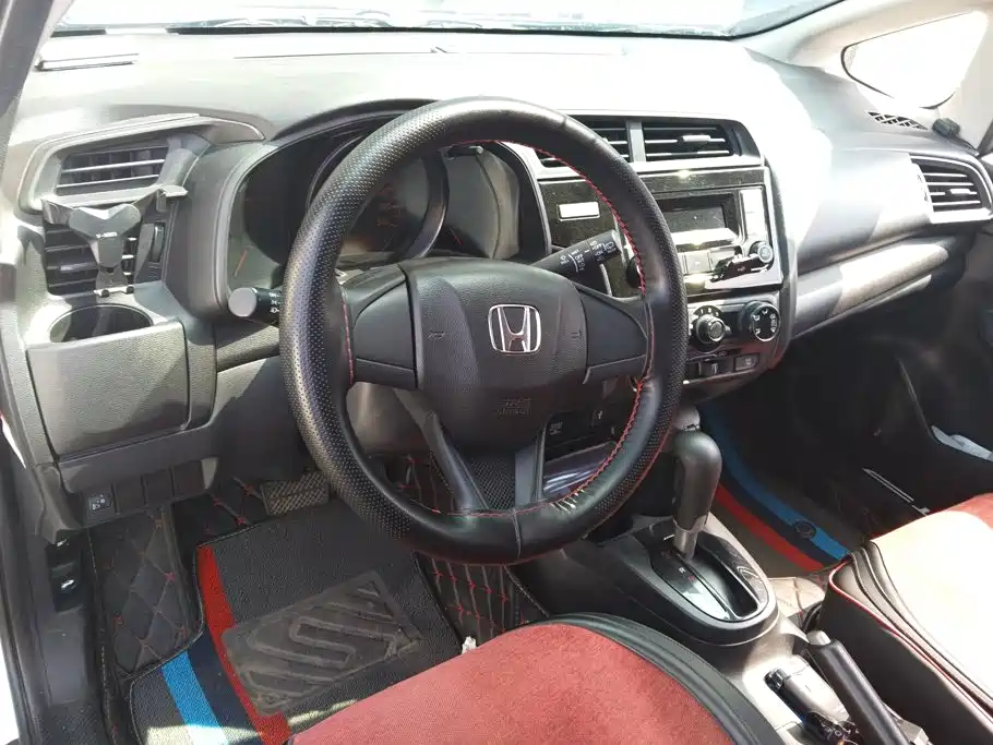 Honda Fit 2018 — фото 12