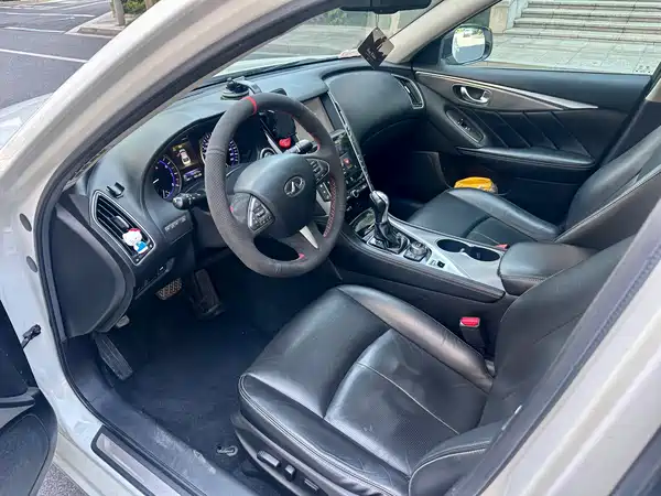 Infiniti Q50L 2015